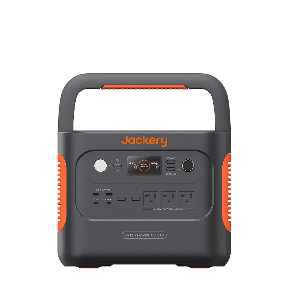 Jackery ポータブル電源 1000 Plusの公式商品写真。オレンジ色の取っ手を備えた黒い本体